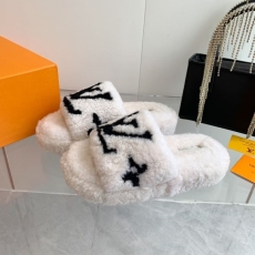 Louis Vuitton Slippers